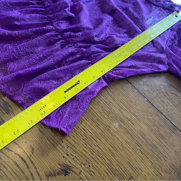 Banana republic purple high neck lace peplum top XS petite - Picture 11 of 14